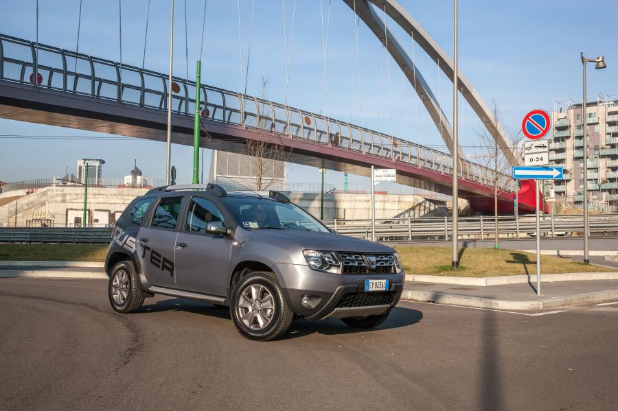  Dacia Duster Titan 2014 года  (IT) (фото 27 из 43)